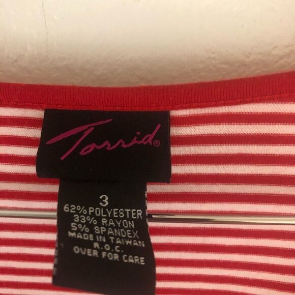 Torrid red white Striped ruched sleeve peplum top - Picture 3 of 6